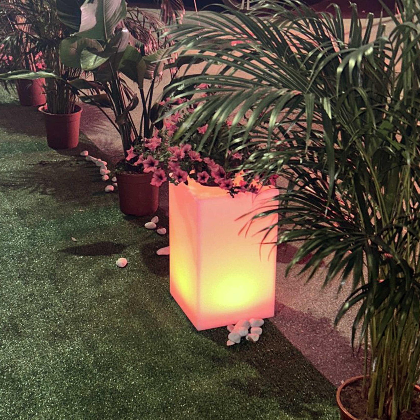 Sgabello Luminoso Par: Design Elegante e Resistente, Acquista Ora!
