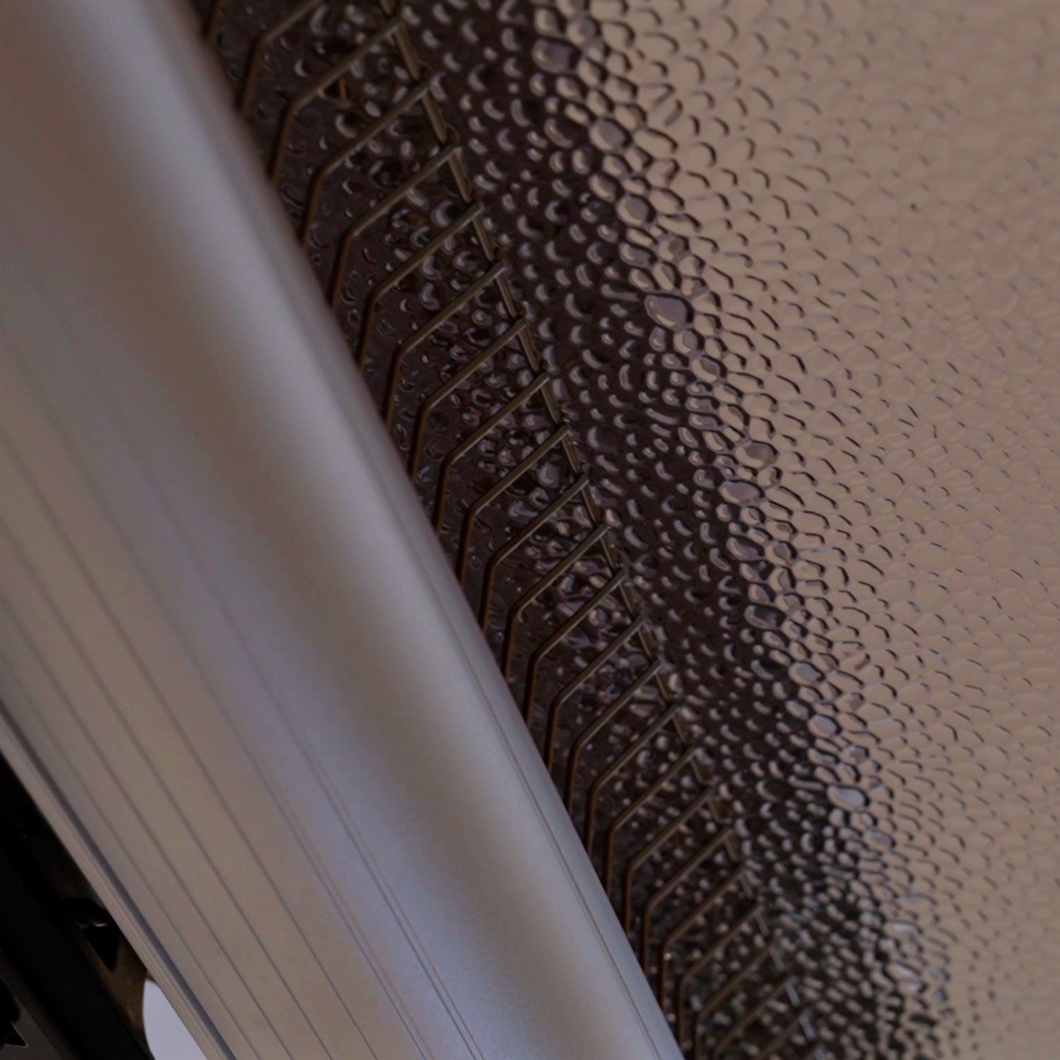 Scopri la stufa infrarossi da terra SINED 4000W: design elegante, materiali resistenti e calore immediato. Acquista ora per un comfort duraturo!