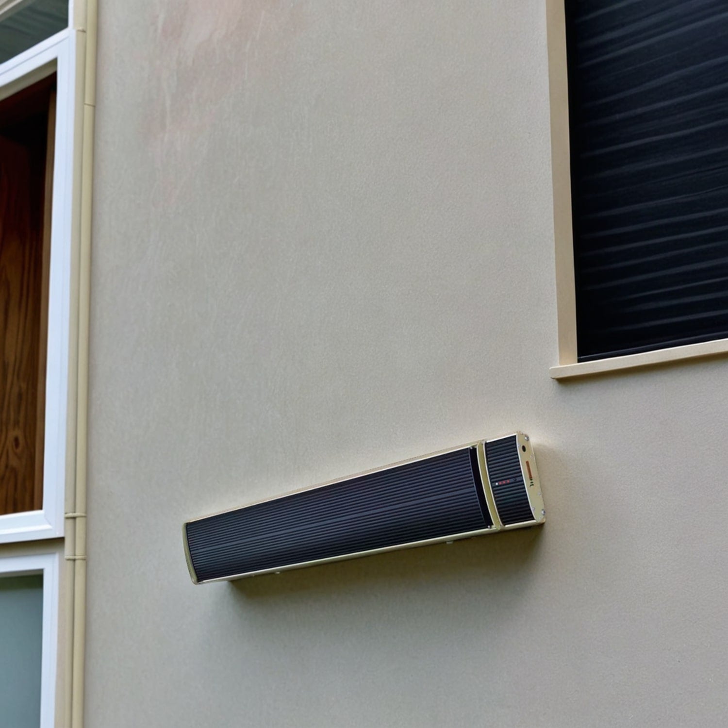 Riscaldatore Infrarossi Nero 1500W WiFi: Eleganza e Comfort