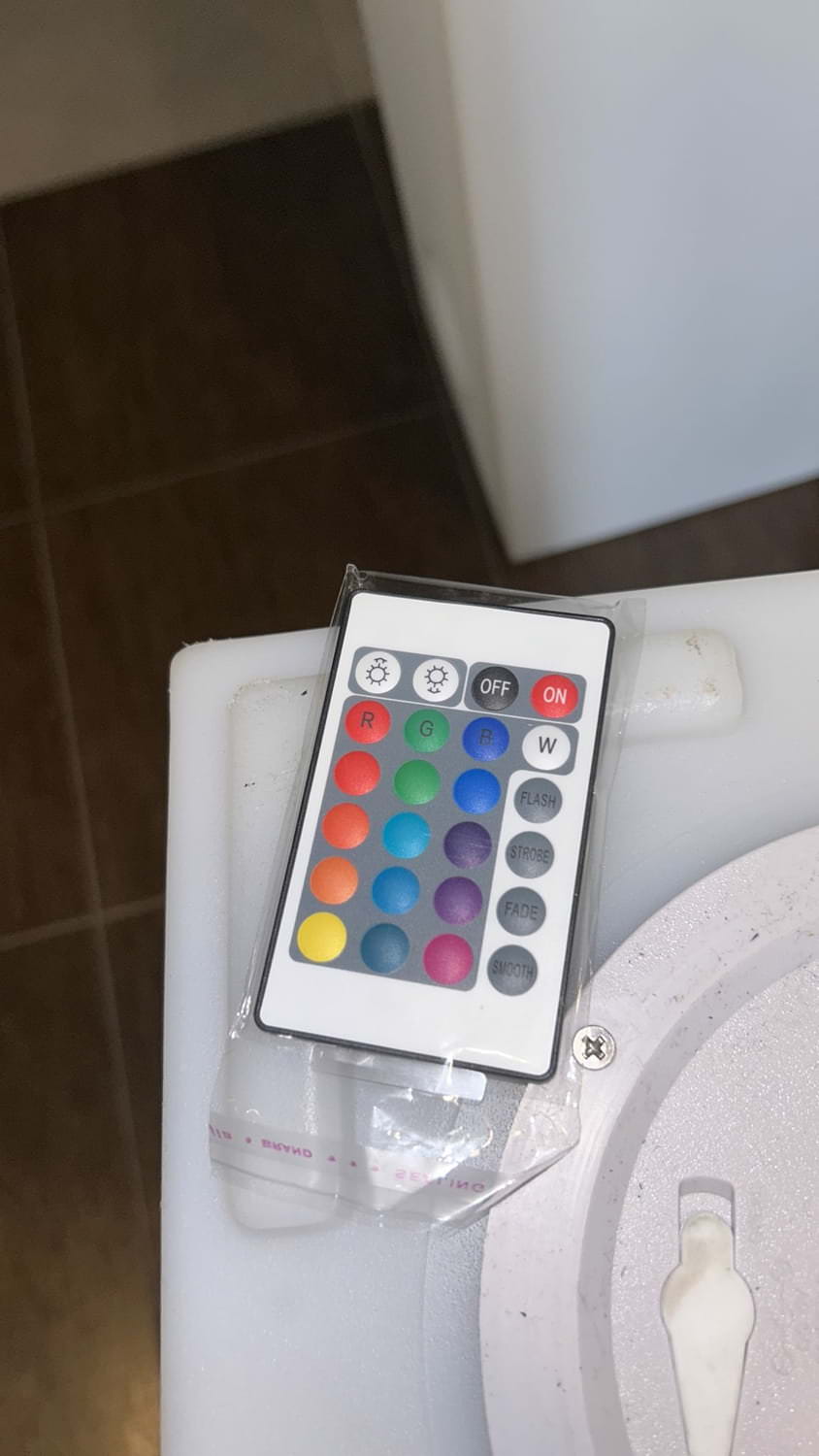 Vaso Luminoso Tondo 102 cm: Eleganza e Resistenza per il Tuo Spazio