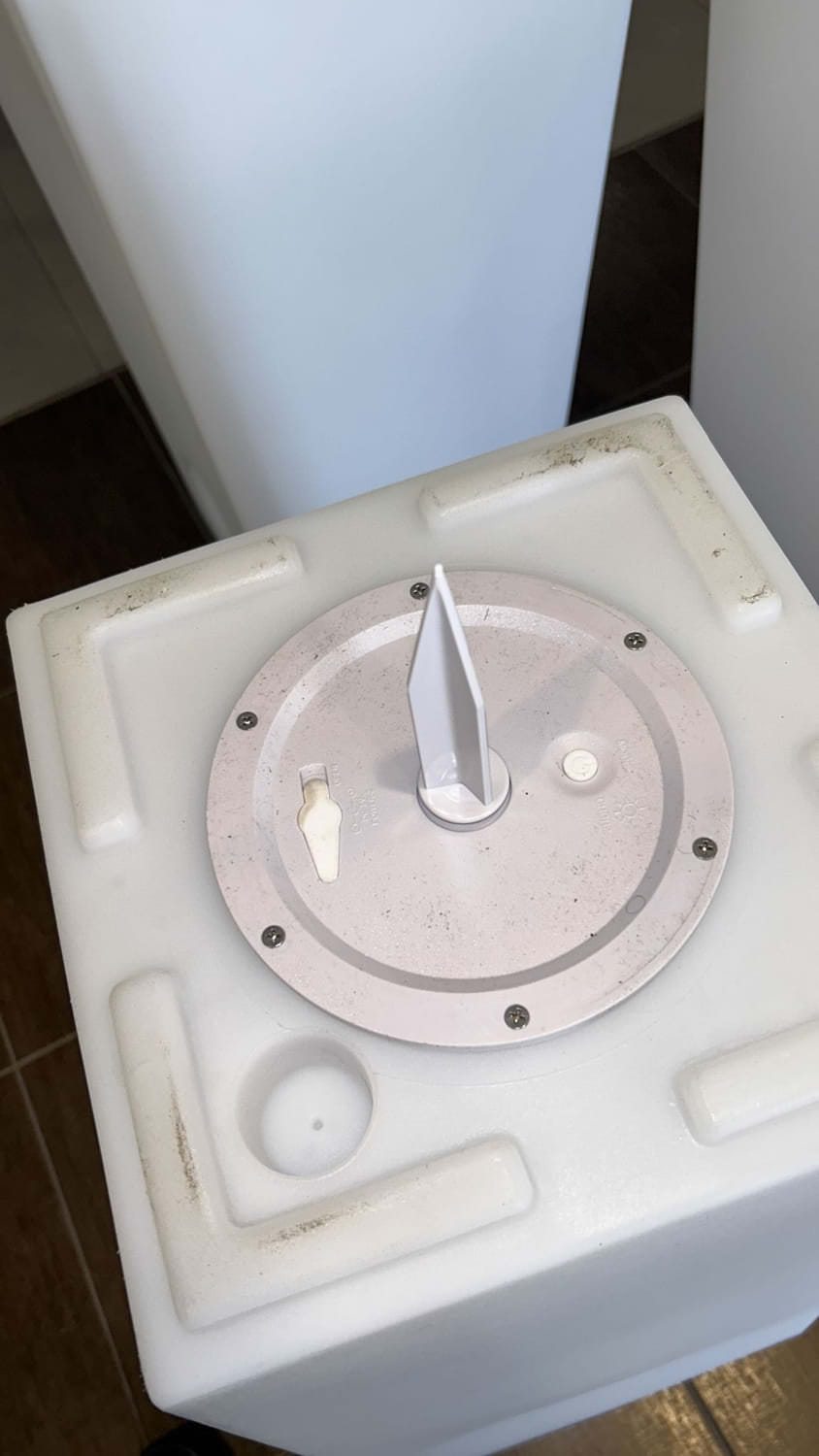 Vaso Luminoso Tondo 102 cm: Eleganza e Resistenza per il Tuo Spazio