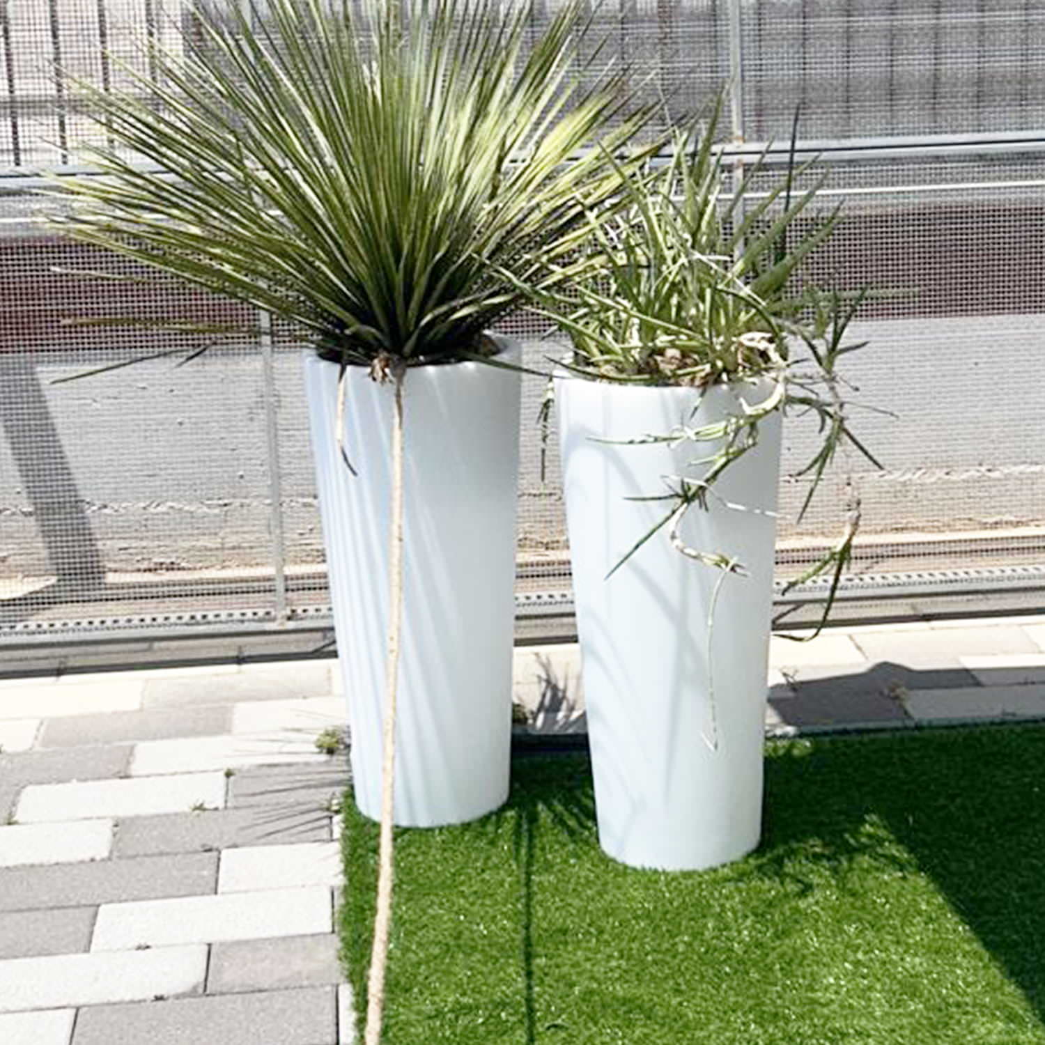 Vaso luminoso solare tondo 86 cm, design elegante e resistente